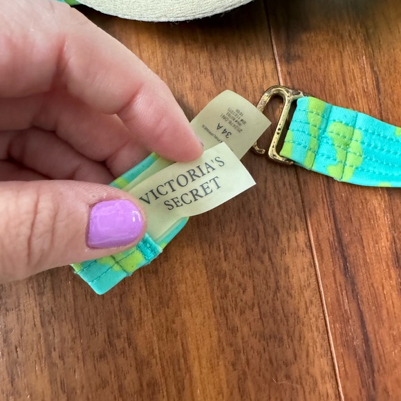 [Victoria's Secret] Retro Style Green Bikini - Picture 2 of 9